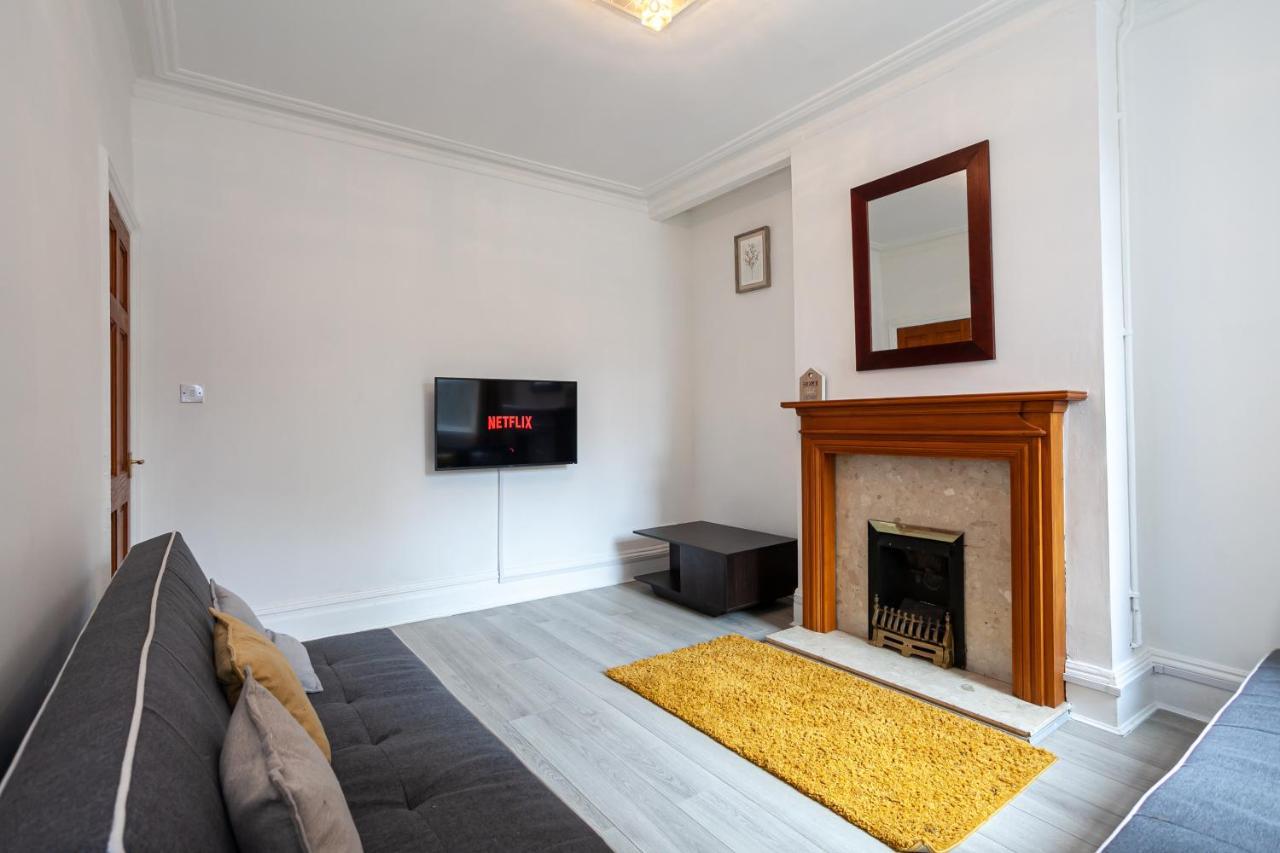 Stay Comfortable-City Centre Location- Sleeps Up To 9 Stoke-on-Trent Exteriör bild