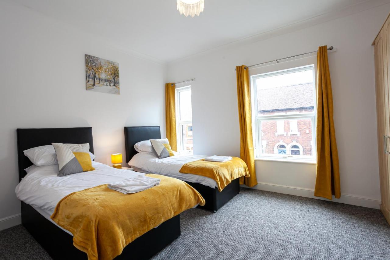 Stay Comfortable-City Centre Location- Sleeps Up To 9 Stoke-on-Trent Exteriör bild