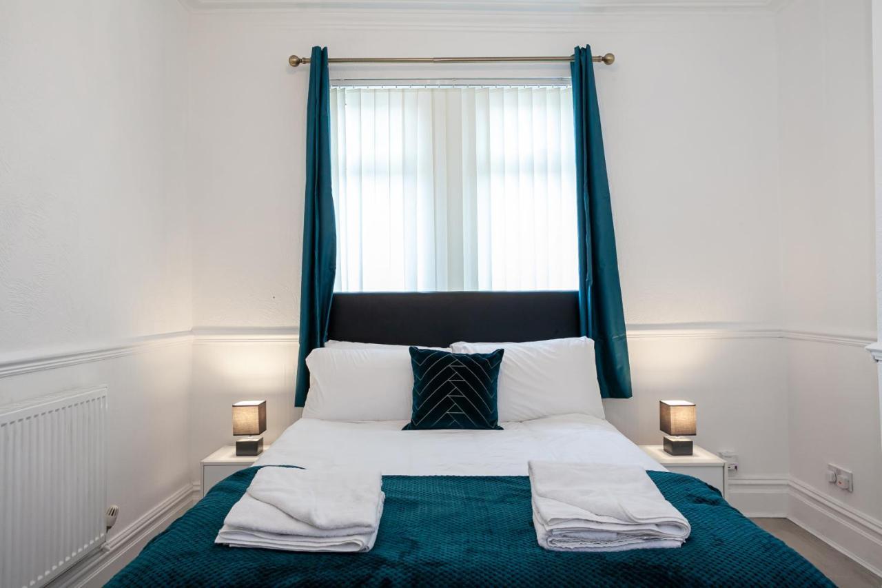 Stay Comfortable-City Centre Location- Sleeps Up To 9 Stoke-on-Trent Exteriör bild