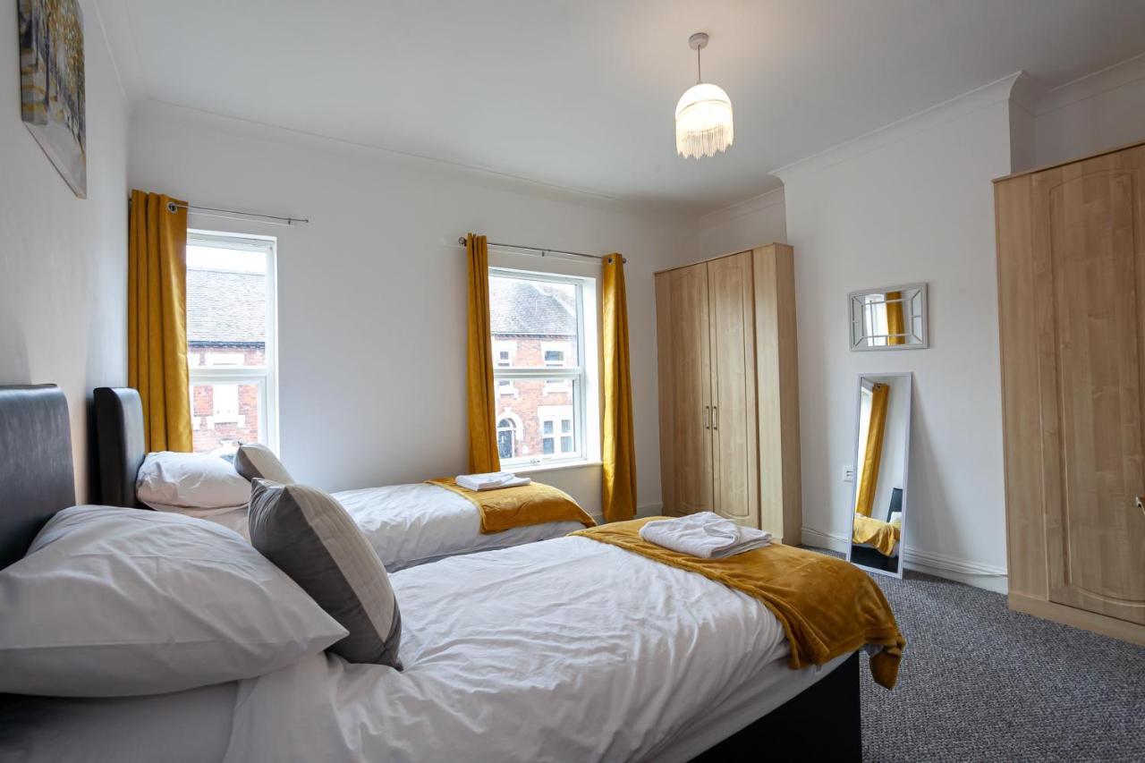 Stay Comfortable-City Centre Location- Sleeps Up To 9 Stoke-on-Trent Exteriör bild