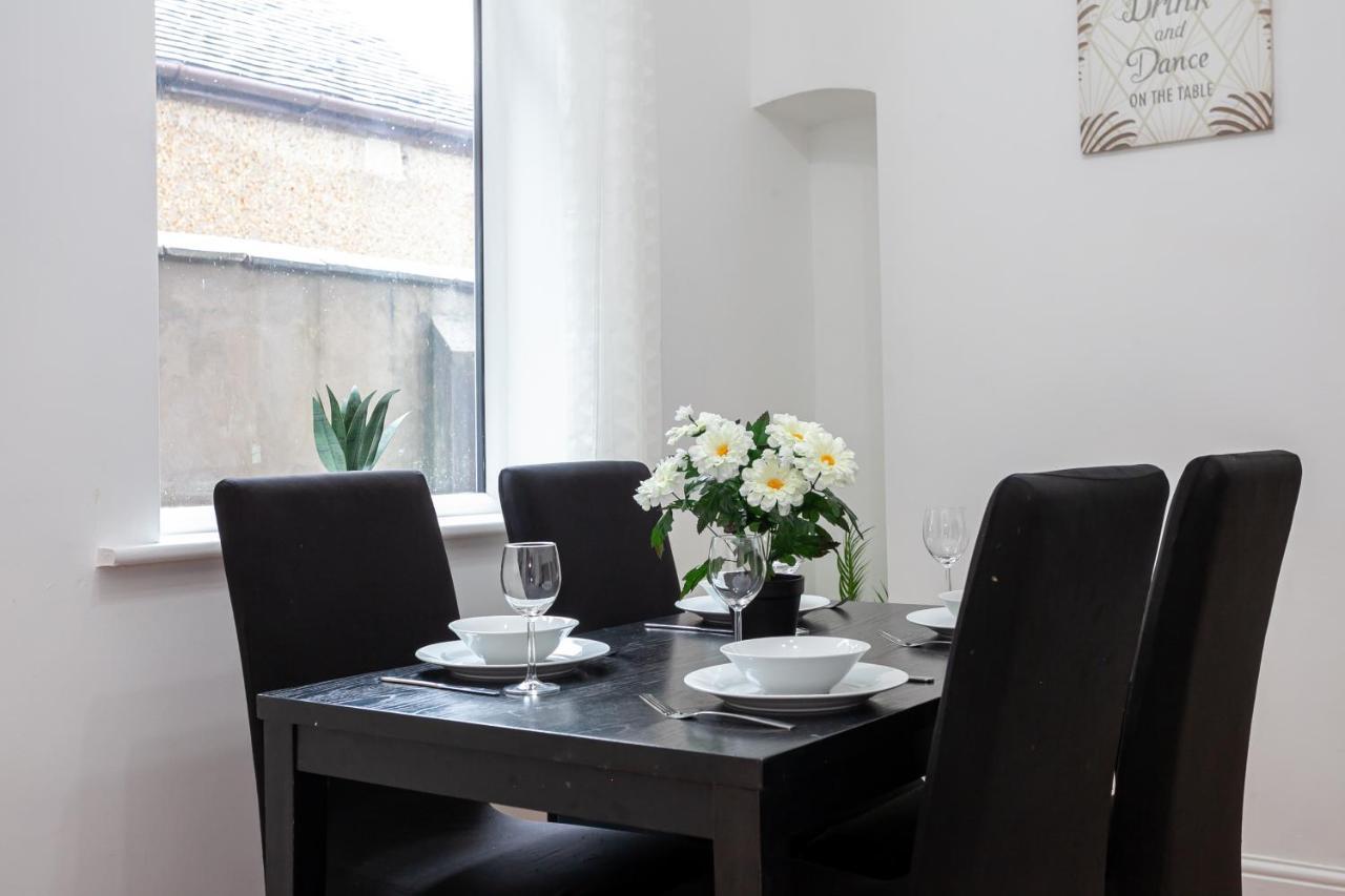 Stay Comfortable-City Centre Location- Sleeps Up To 9 Stoke-on-Trent Exteriör bild