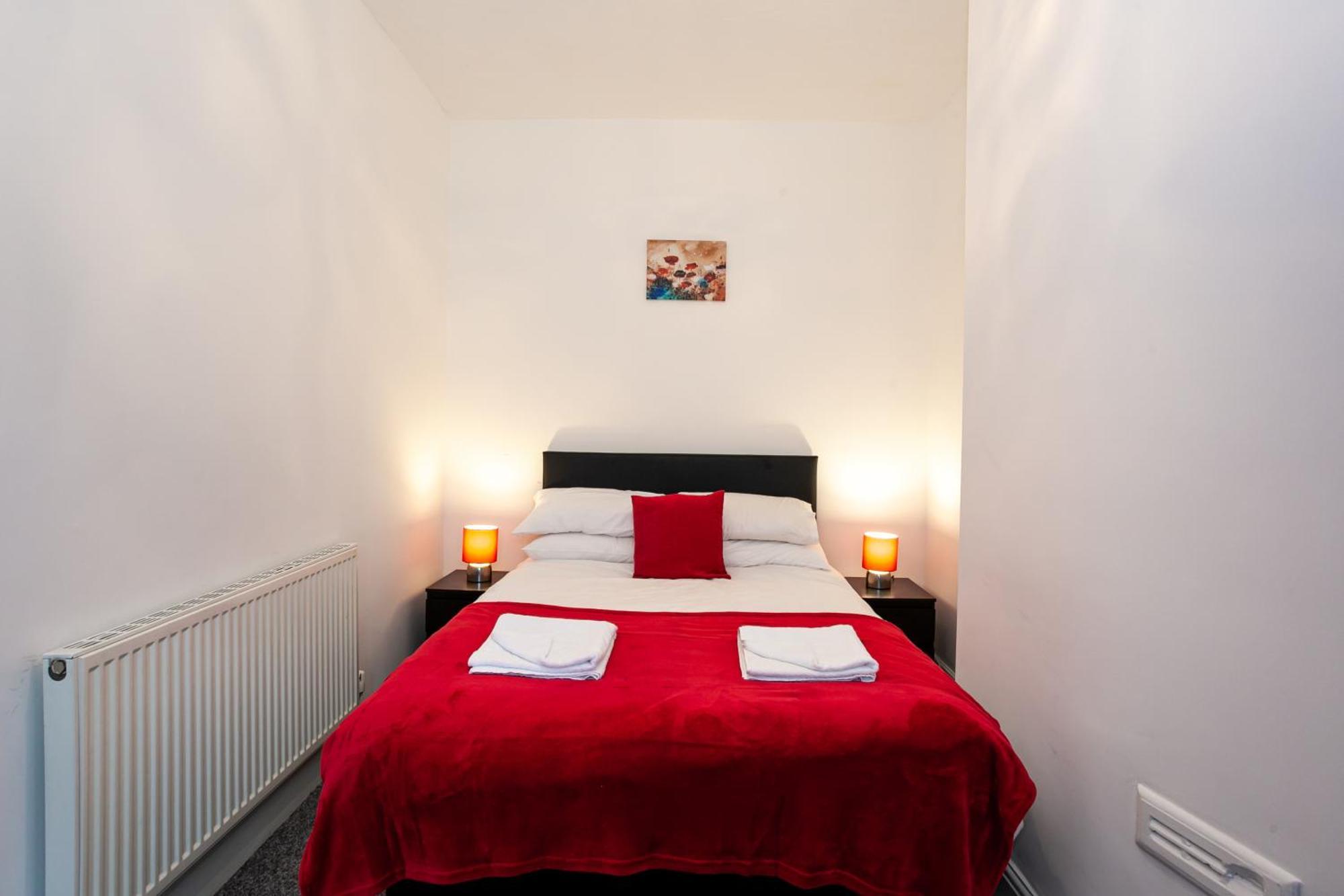 Stay Comfortable-City Centre Location- Sleeps Up To 9 Stoke-on-Trent Exteriör bild
